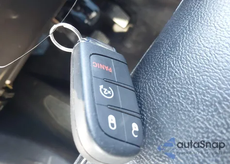 2019 Jeep Compass Limited 4X4 from USA, damaged, VIN 3C4NJDCB4KT666601